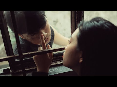 thành phố chứa những người dưng cô đơn | iMAZE x ngtrinh (Official Music Video)