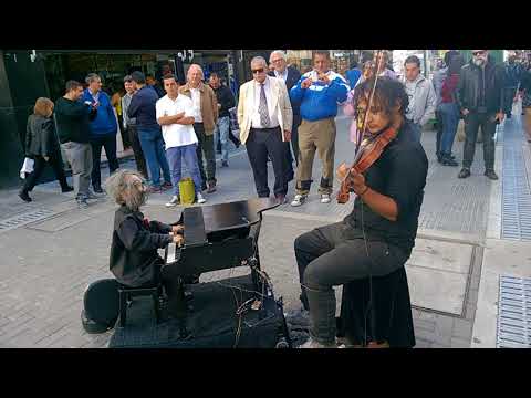 Sorprendente Interpretación De Un Violinista Callejero