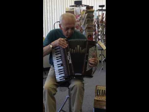 Demostration of Custom Made Beltuna Accordion