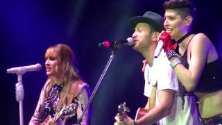 HA ASH Y AXEL JUNTOS  CANTAN &quot;NO TE QUIERO NADA&quot; EN EL LUNA PARK 2016