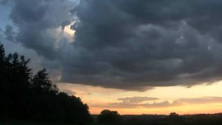 preview picture of video '15.8.2010 Podvečerní bouře Benátky nad Jizerou // Evening thunderstorms'