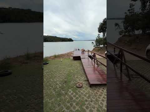 Rampa de acesso ao lago do Condomínio Real Ville, no lago Corumbá IV em Alexânia GO