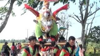 preview picture of video 'Buaya Di Kadali Singa Dangdut Warlan Muda (1-10-2014)'