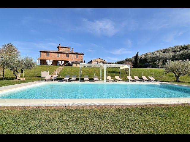 Exclusive farmhouse completely renovated, in a panoramic position