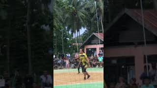Download lagu Video lucu seorang pemuda servis bola voli lucu abis 🤣🤣😂😂 mp3