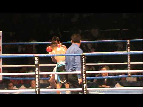 Armando Torres pone Ko en 2 Rounds a Ernesto León