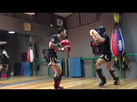 Swan Muay Thai Coach Assistant "Reza Maulana" vs Coach "Tepzombie (Sparring Session 1)