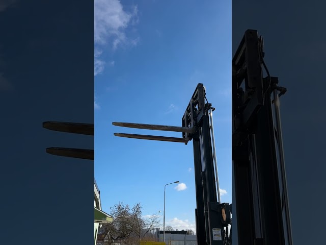 1225960 Counterbalance forklift - LINDE (repair item) incl. charger