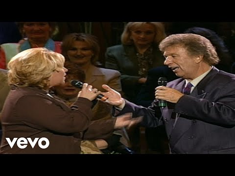 Bill & Gloria Gaither - Right Place, Right Time [Live] ft. Sandi Patty