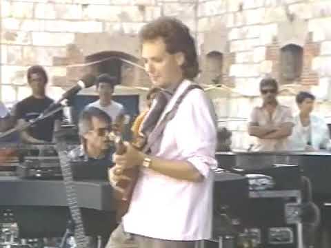 Dave Grusin and Lee Ritenour "Mountain Dance"  and "Countdown (Captain Fingers)"