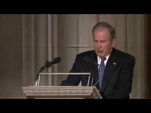شاهد جورج بوش الإبن بجهش بالبكاء خلال تأبينية والده