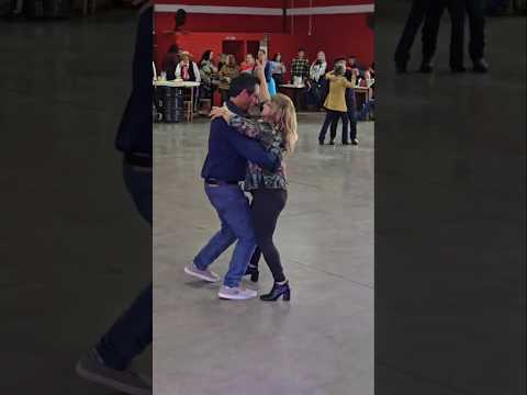 no Belizario idosos do bairro Planalto em Pato Branco no Paraná.Brasil #shotrs #baile #dancarinos