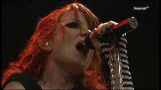 Garbage - Bad Boyfriend (live) 2005