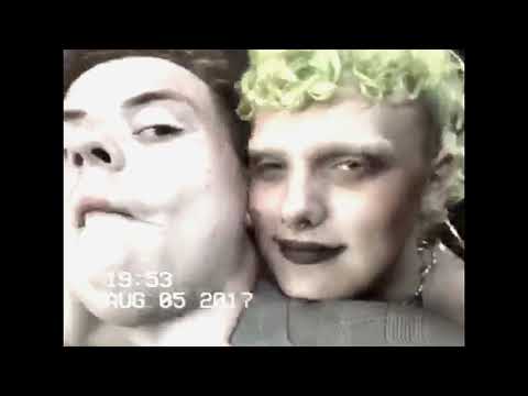 Pip Blom - Babies Are A Lie