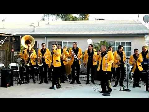 Las Ferias De Las Flores- La Arrazadora Banda El Refugio