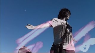 Falling In Reverse - Keep Holding On (Killing In The Rain Music Video)
