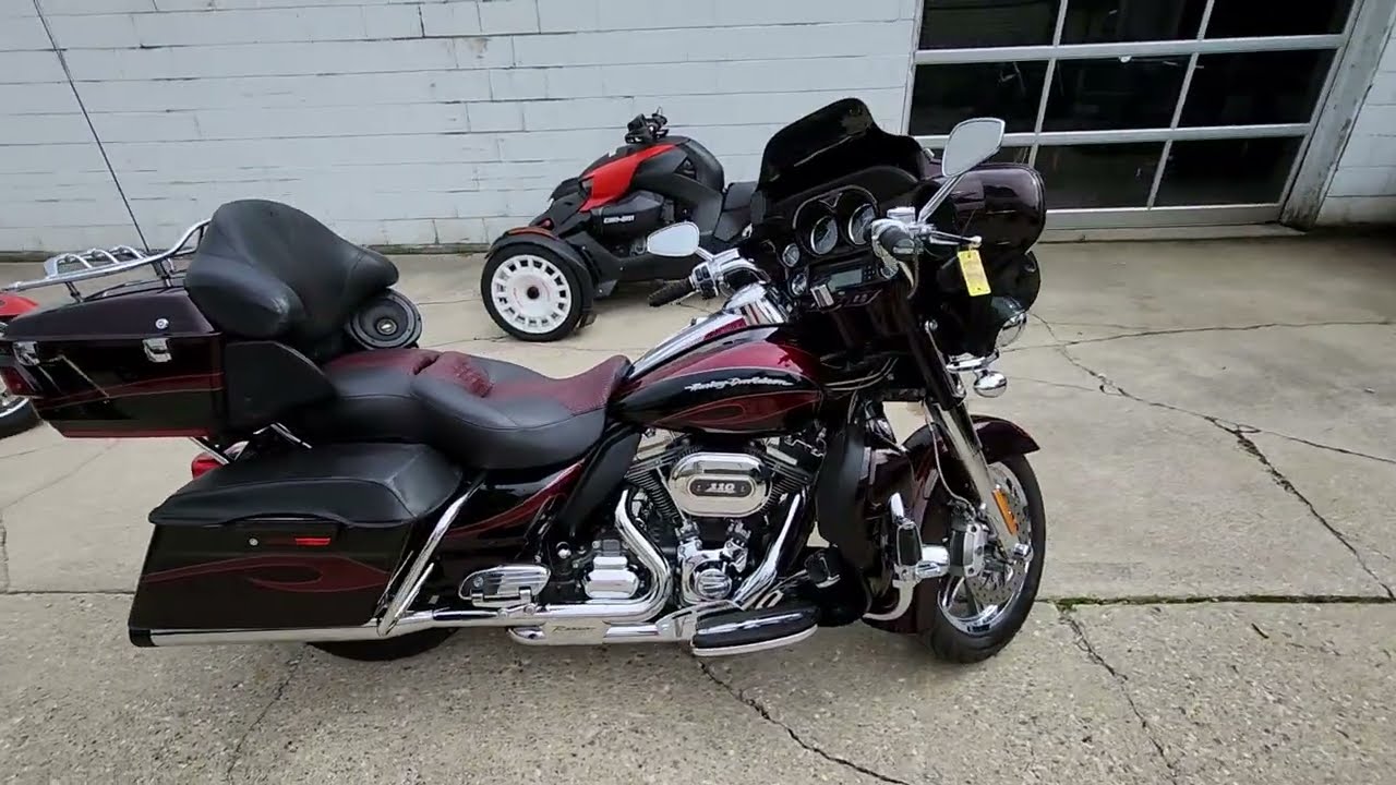 2013 Harley-Davidson® CVO™ Ultra Classic® Electra Glide® Motorcycle