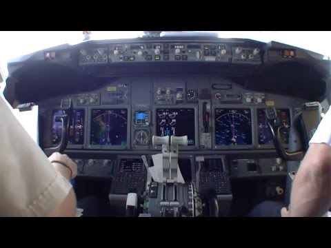 Cockpit View Landing IAD in a 737-900 in 3D