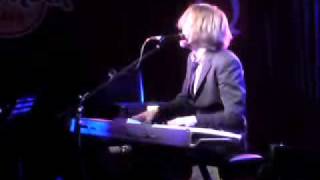 Fyfe Dangerfield-she needs me.