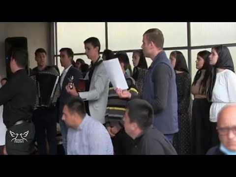 Tinerii din Otelul Rosu - Si viata ta e ca o barca pe ocean | Video