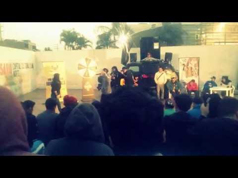 zakia humilla a este raperito