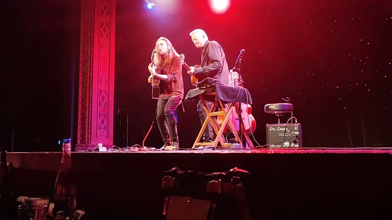 Tommy Emmanuel, Mike Dawes play Nirvana in Seattle - YouTube