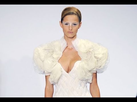 ELIE SAAB Fall 2009/2010 Haute Couture Paris - Fashion Channel