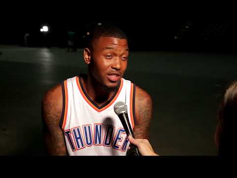 Thunder Exclusive - Julyan Stone (2015-09-30)