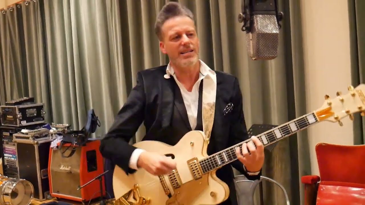 William And The Handjives