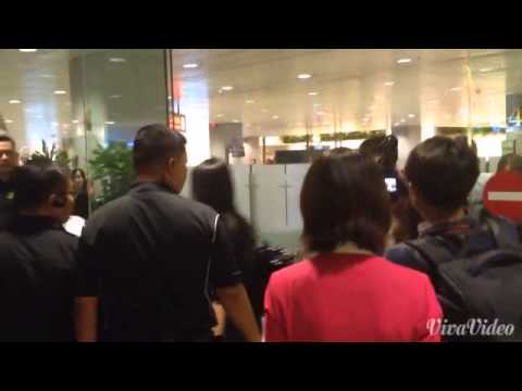 Girl's day arrival at SG