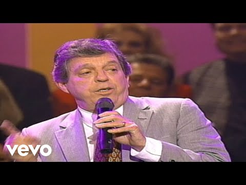 Bill & Gloria Gaither - One More Valley [Live] ft. Bob Cain