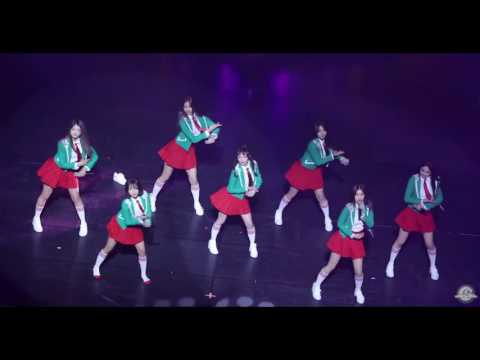 I.O.I (아이오아이) Yoojung Cute & Funny Mistake (Yoojung's Flying Shoe)