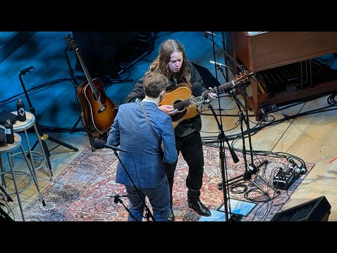Billy Strings & Chris Thile - Nine Pound Hammer (Roll On Buddy) 2/1/24 Lincoln Center NYC