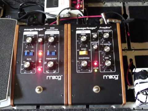 Moog Moogerfooger MF-107 FreqBox Guitar Demo
