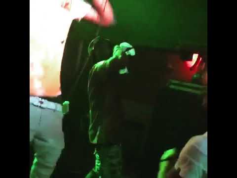 Crucial Hendrix Performing Neck at Club Trabue in Columbus Oh
