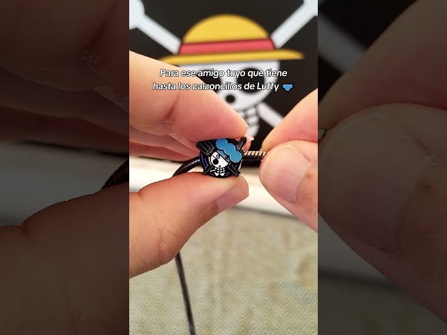 Vídeo relacionado con YouU - 23 piezas de anime de una pieza para cosplay, joyería de cuero, cuaderno recargable, collar Luffy de cuero sintético, pulsera con colgante de esqueleto, pulseras de anime