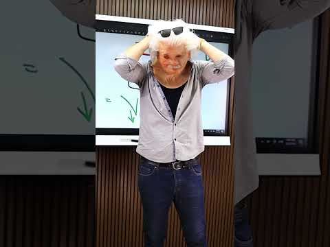 ياترى مين ورا ماسك أينشتاين ده وايه فكرته اكتبولنا في الكومنتات اكسبلور رياضيات maths