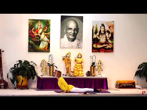 "Ankommensstunde" mit Marianne Mittelstufe Yoga Vidya Grundreihe 16:30 Uhr 02.08.2020