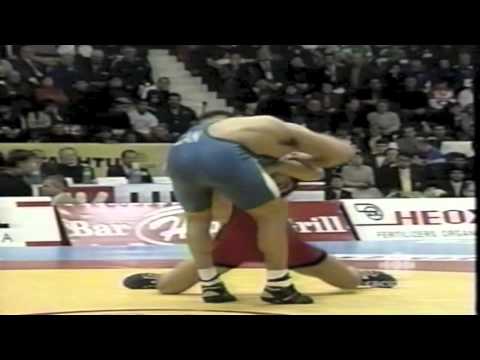 2001 Senior World Championships: 58 kg Oyuunbilegiin Pürevbaatar (MGL) vs. Gia Sissaouri (CAN)