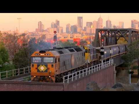 Pacific National Broad Gauge Locomotives & Grain Train - PoathTV Australian Trains & Railways
