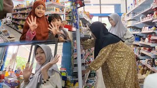 Download lagu SEDINO KERJA BAKTI MBONGKAR TOKONE MAMA RITA !! MARI KITA ISI STOCK BARANG mp3