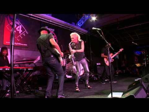 Mindi Abair performing "Wild Heart" (Live at Wyomissing)