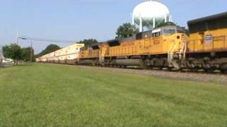 preview picture of video 'Union Pacific EMD Trio on NS 214 at Manville, NJ'