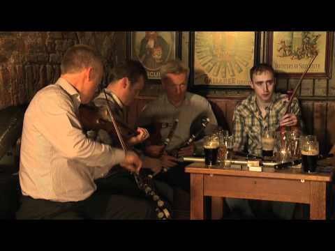 St. Patrick's Day Session in Dublin Clip 2 - Traditional irish Music on LiveTrad.com