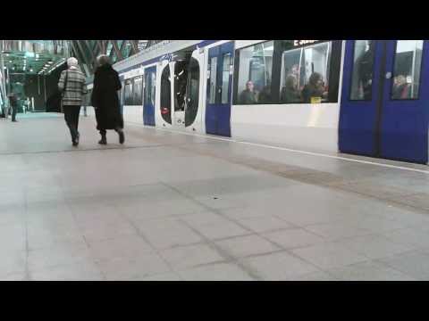 RET Metro 2*Type RSG3 op Wilhelminaplein richting Slinge (metrolijn E)