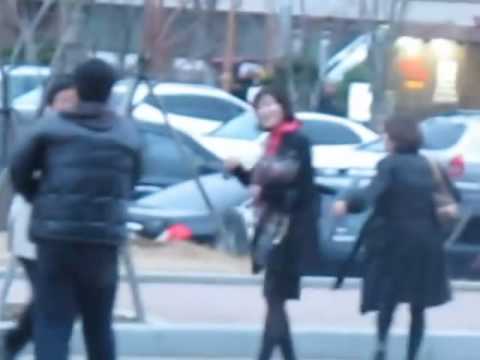 100307 Junsoo's father & mother after Mozart in Daegu