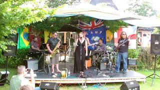 Peacefest 2017 "I Will Survive" Gloria Gaynor - Rosie W