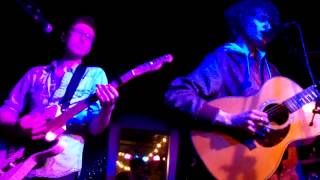 Plug In Stereo - Rackets (Live)