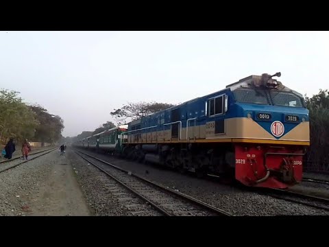 High speed two Train atta time || Train video 5268