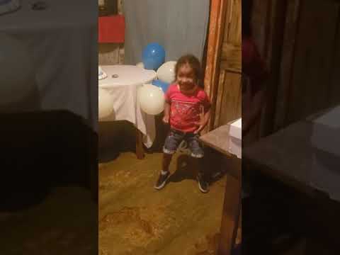 El baile de a Abiel en su cumpleaños  # 4 .